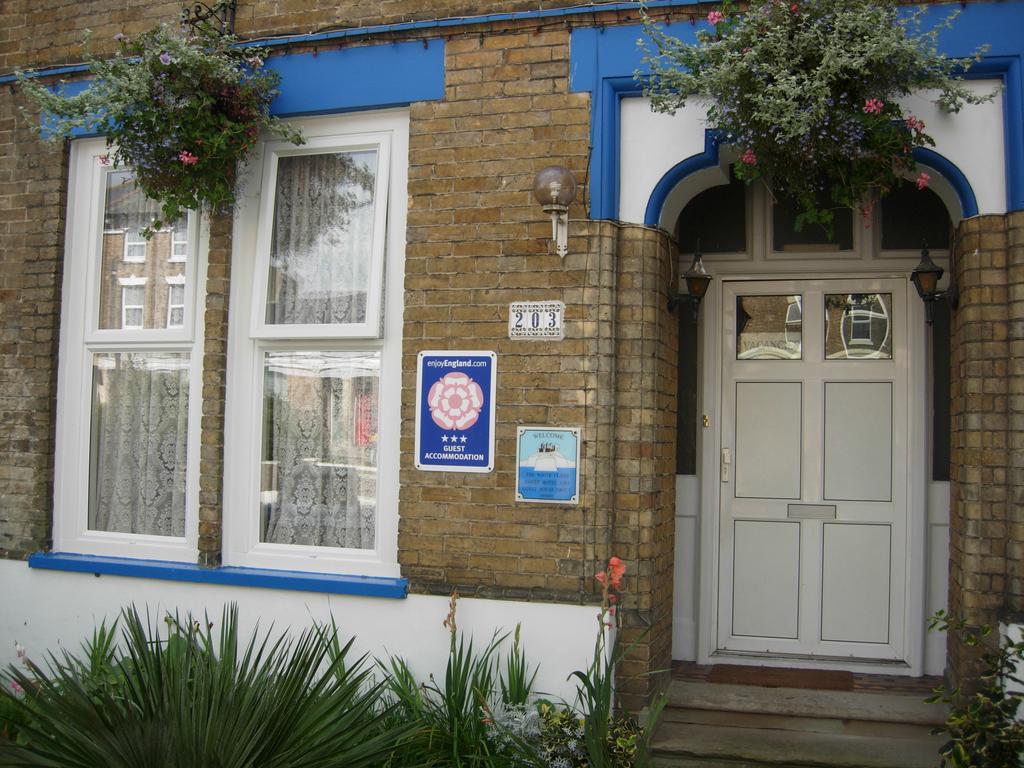 Longfield Guest House Dover Eksteriør bilde